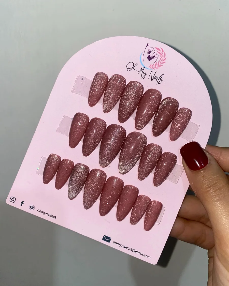 Rose shimmer with controlled reflection